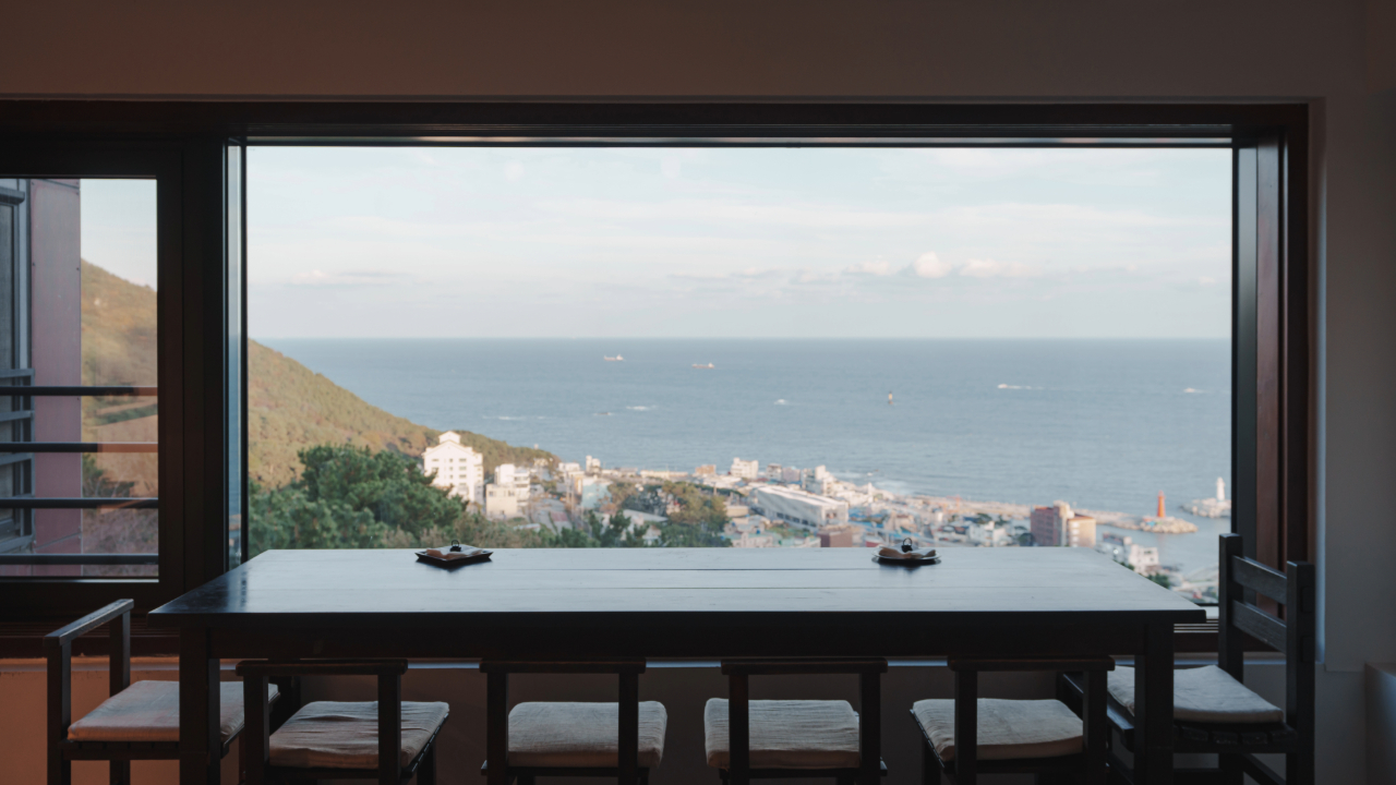 BIBIBIDANG traditional Korean teahouse with ocean view