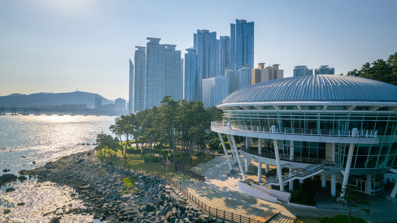 Nurimaru APEC House oceanfront domed venue